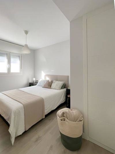 Image No.21-2 Bed Property for sale