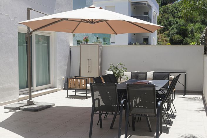 Image No.30-2 Bed Property for sale