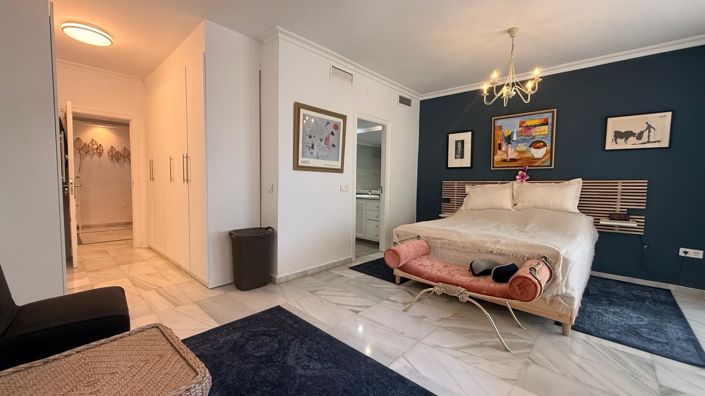 Image No.24-4 Bed Apartment for sale