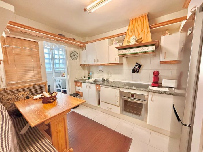 Image No.11-3 Bed Townhouse for sale