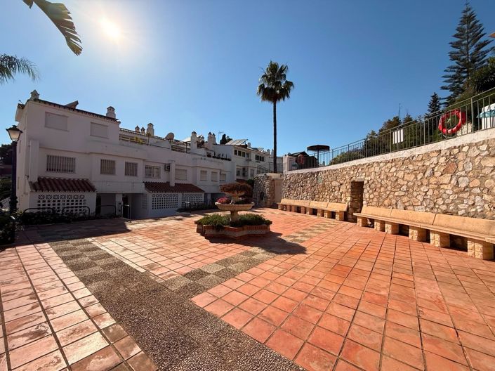 Image No.24-3 Bed Townhouse for sale