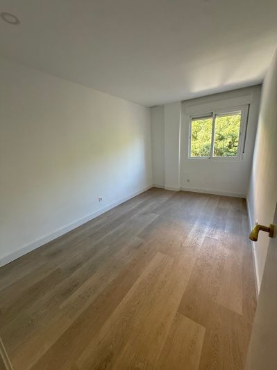 Image No.28-3 Bed Apartment for sale