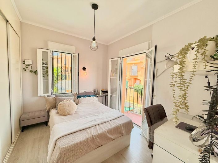 Image No.12-5 Bed Townhouse for sale