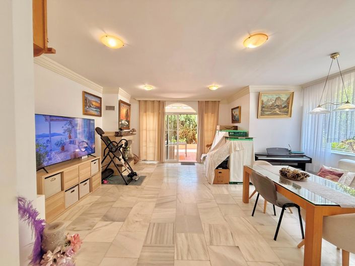 Image No.2-5 Bed Townhouse for sale