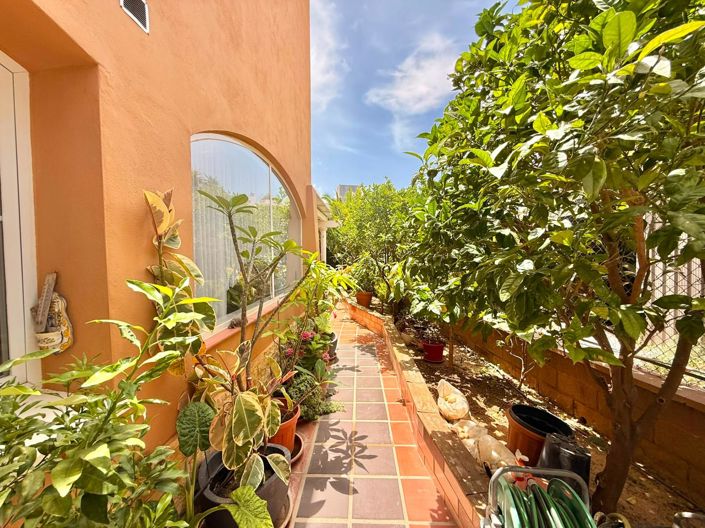 Image No.22-5 Bed Townhouse for sale