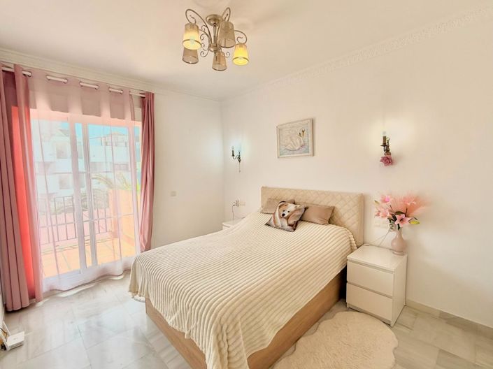 Image No.8-5 Bed Townhouse for sale