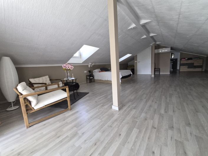 Image No.18-7 Bed House for sale