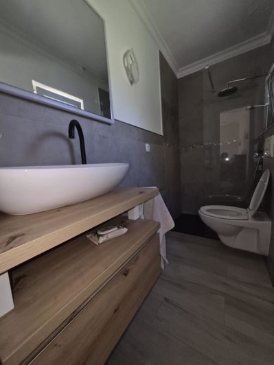 Image No.19-7 Bed House for sale