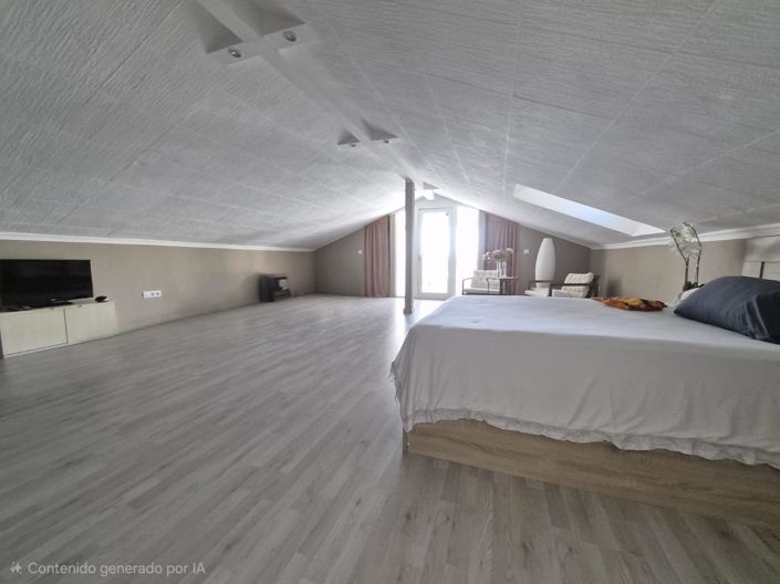 Image No.23-7 Bed House for sale