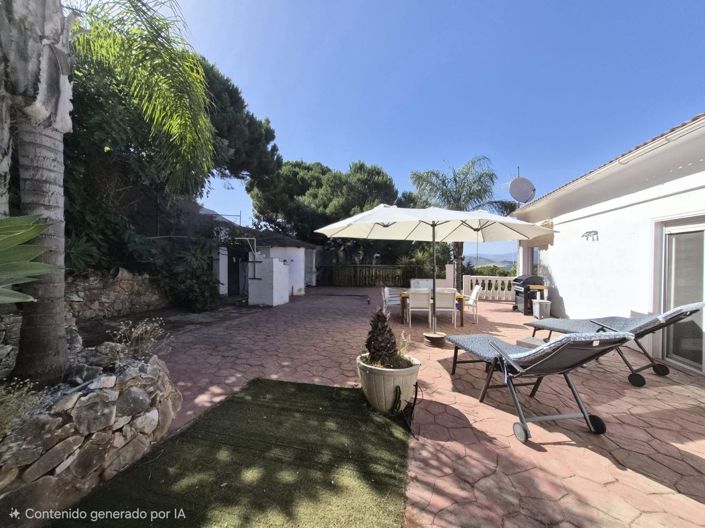 Image No.24-7 Bed House for sale