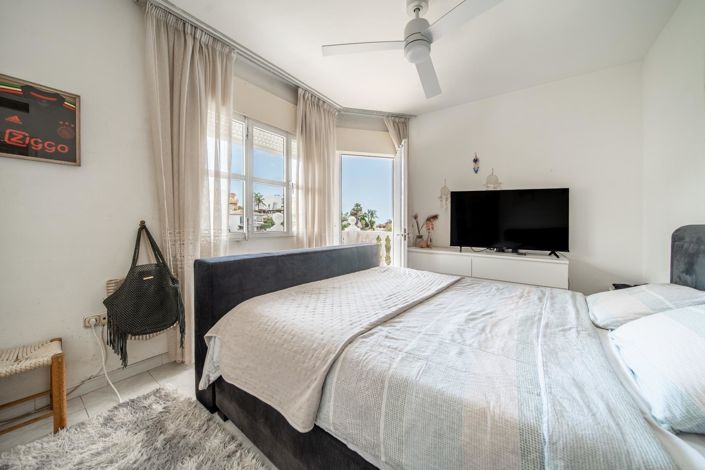 Image No.15-9 Bed Villa for sale
