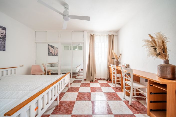 Image No.30-9 Bed Villa for sale