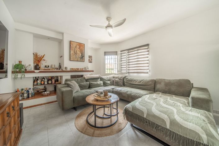 Image No.33-9 Bed Villa for sale