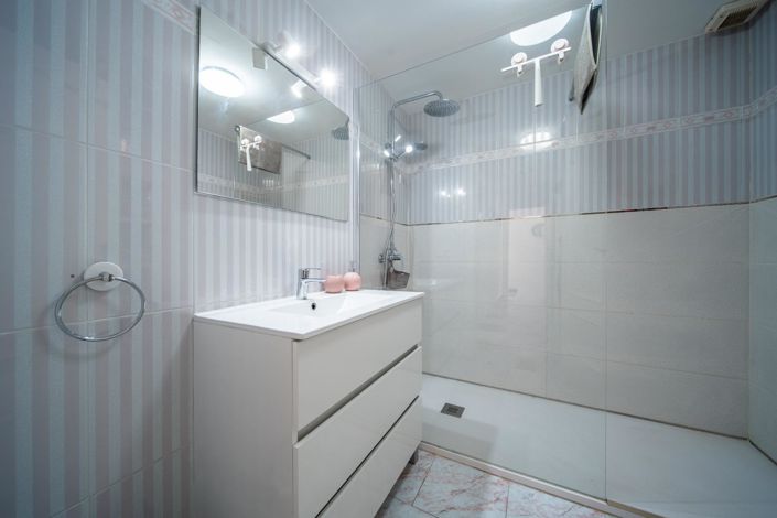 Image No.39-9 Bed Villa for sale