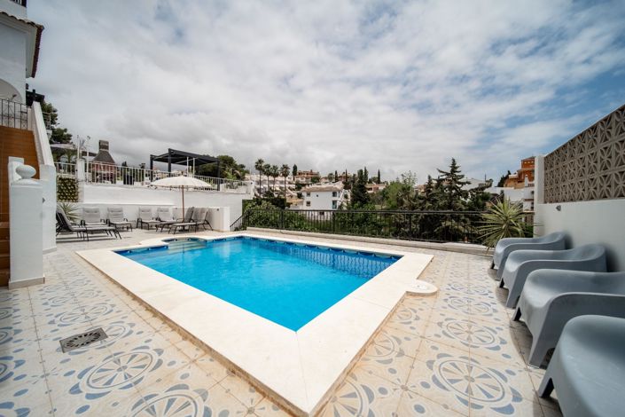 Image No.46-9 Bed Villa for sale