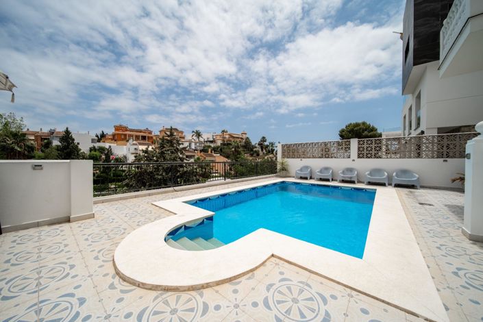 Image No.5-9 Bed Villa for sale