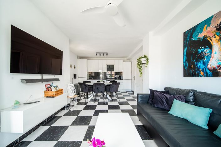 Image No.6-9 Bed Villa for sale