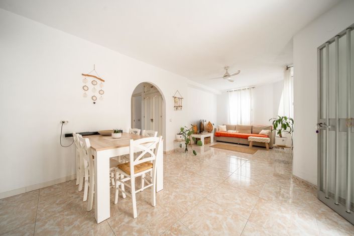 Image No.7-9 Bed Villa for sale