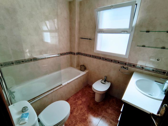 Image No.20-2 Bed Apartment for sale