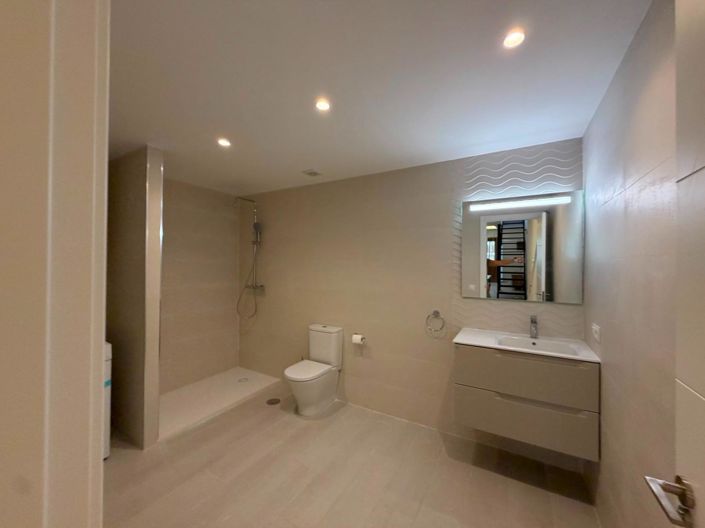 Image No.20-2 Bed Duplex for sale