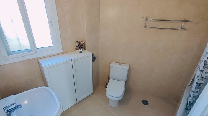 Image No.14-3 Bed Townhouse for sale