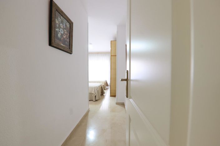 Image No.22-3 Bed Flat for sale