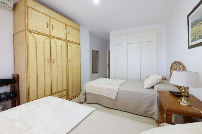 Image No.26-3 Bed Flat for sale