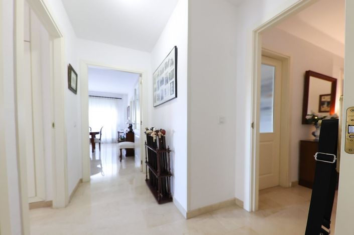 Image No.27-3 Bed Flat for sale