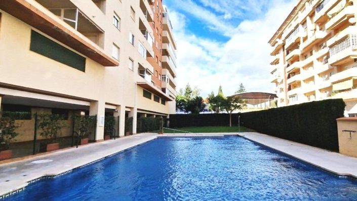 Image No.29-3 Bed Flat for sale