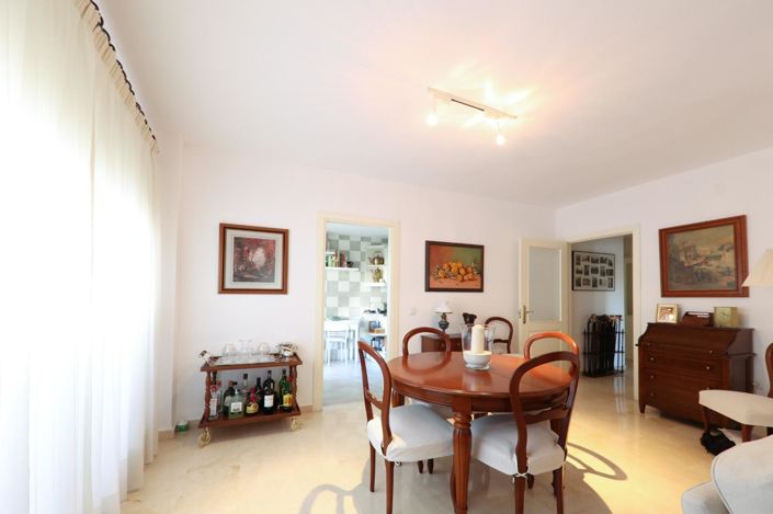 Image No.8-3 Bed Flat for sale