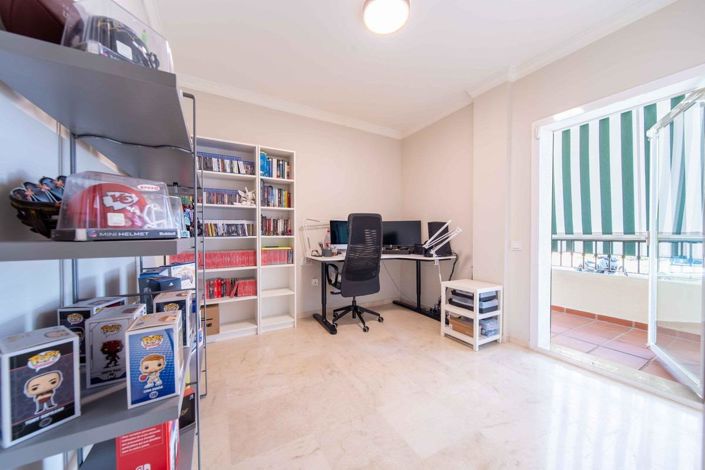 Image No.16-3 Bed Property for sale