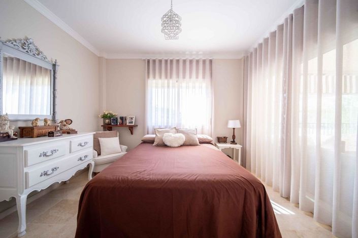 Image No.20-3 Bed Property for sale