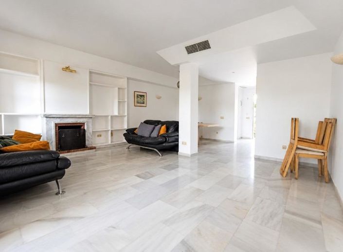 Image No.4-4 Bed Townhouse for sale
