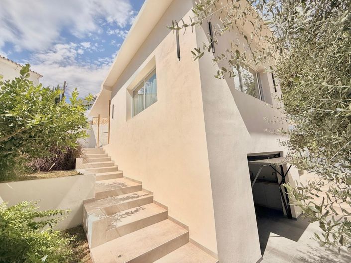Image No.28-4 Bed Villa for sale