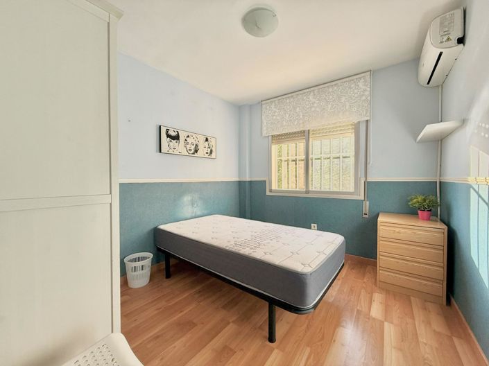 Image No.19-4 Bed Flat for sale