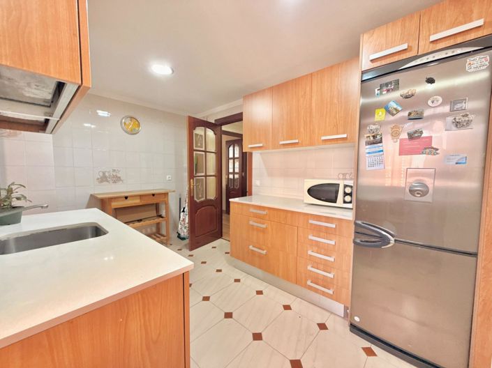 Image No.9-4 Bed Flat for sale