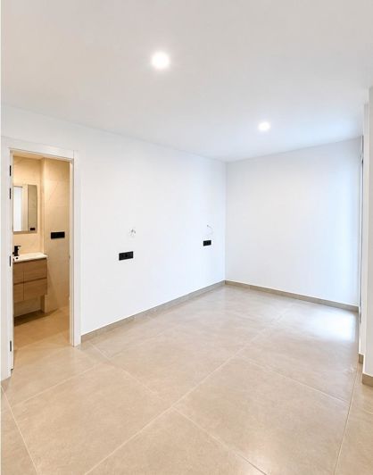 Image No.4-3 Bed Flat for sale