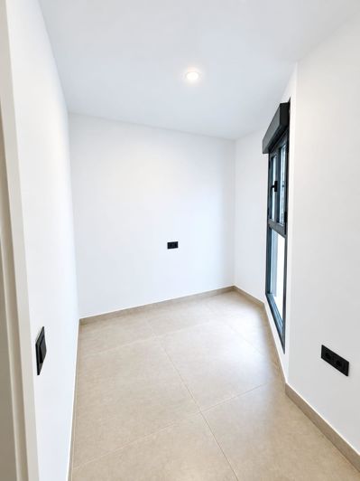 Image No.9-3 Bed Flat for sale