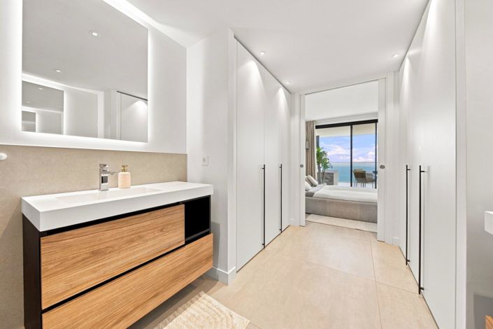 Image No.8-2 Bed Flat for sale
