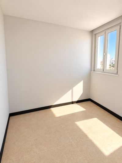Image No.18-2 Bed Flat for sale