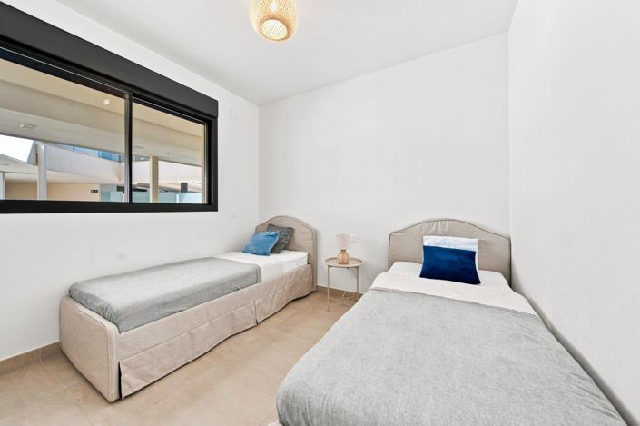 Image No.10-2 Bed Flat for sale