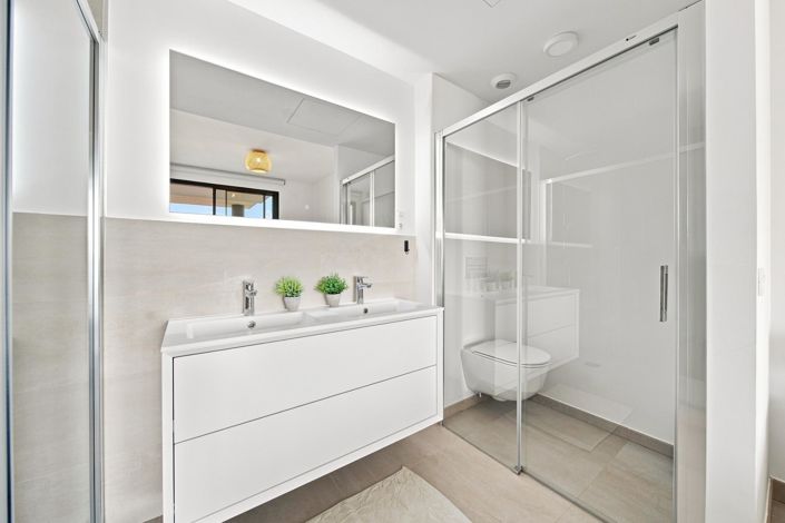 Image No.6-2 Bed Flat for sale