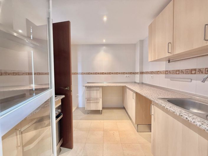 Image No.14-2 Bed Apartment for sale