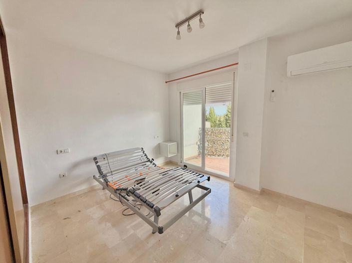Image No.15-2 Bed Apartment for sale