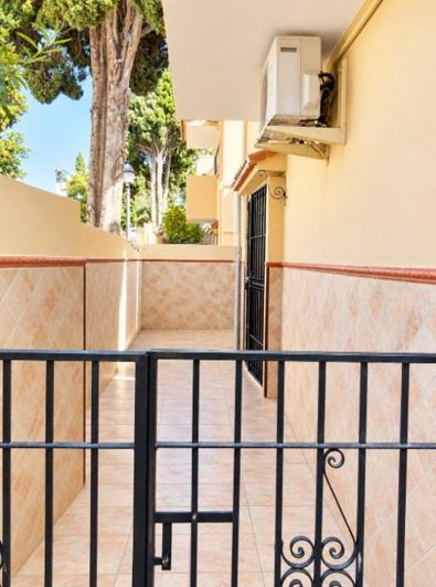 Image No.20-4 Bed Townhouse for sale