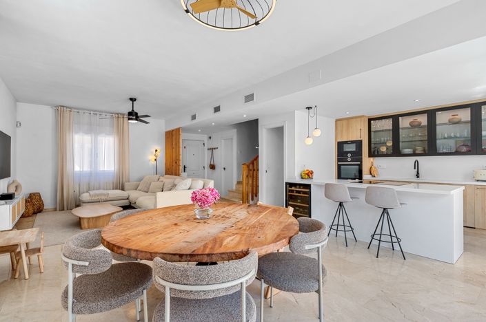 Image No.3-4 Bed Townhouse for sale