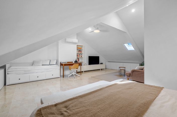 Image No.38-4 Bed Townhouse for sale