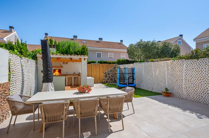 Image No.46-4 Bed Townhouse for sale