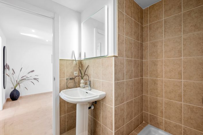 Image No.17-1 Bed Apartment for sale