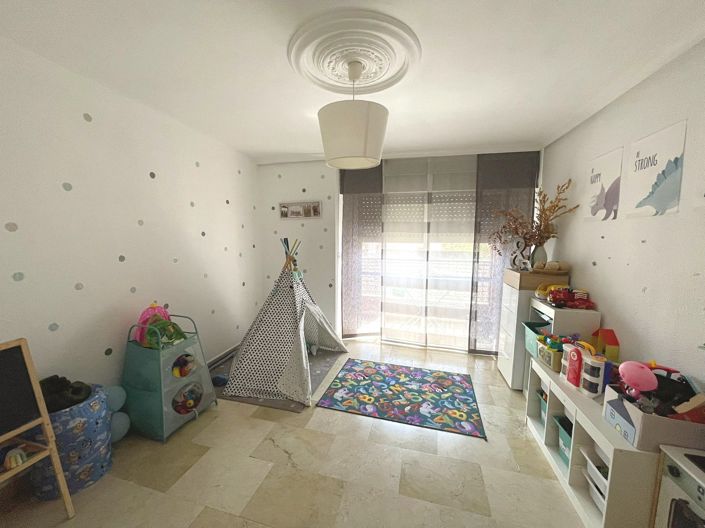 Image No.12-4 Bed Apartment for sale